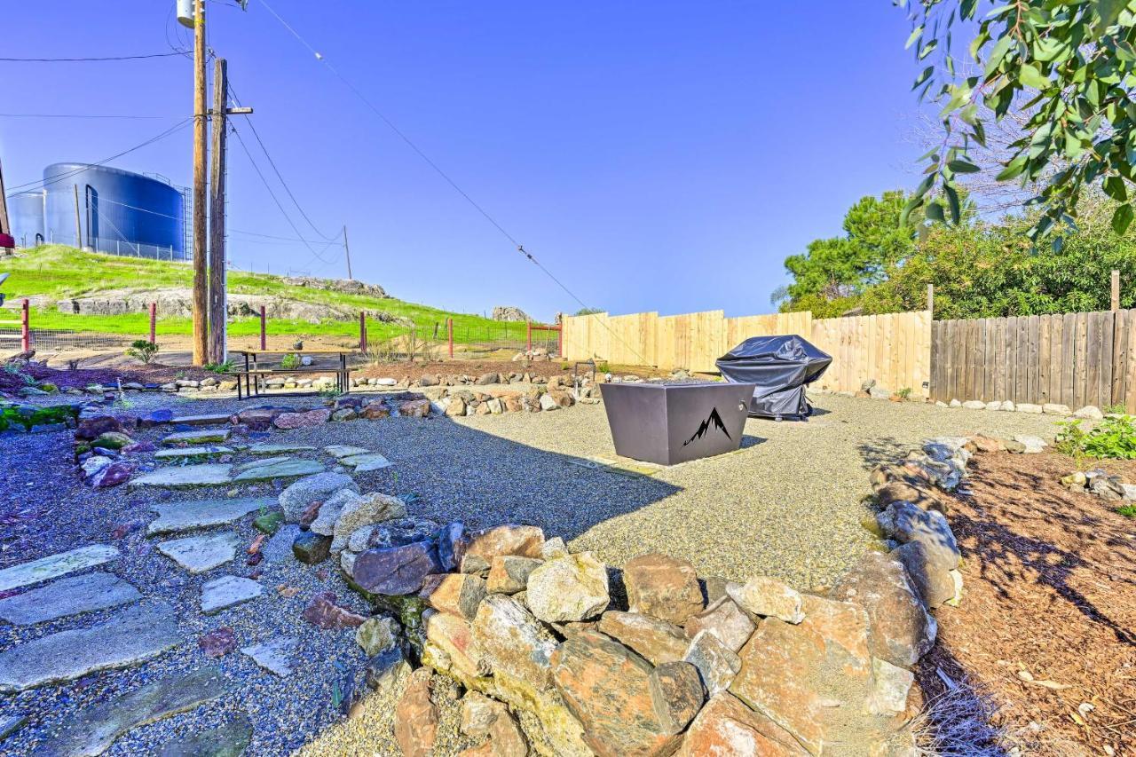 Peaceful Ranch Home With Sierra Nevada Views Woodlake Экстерьер фото