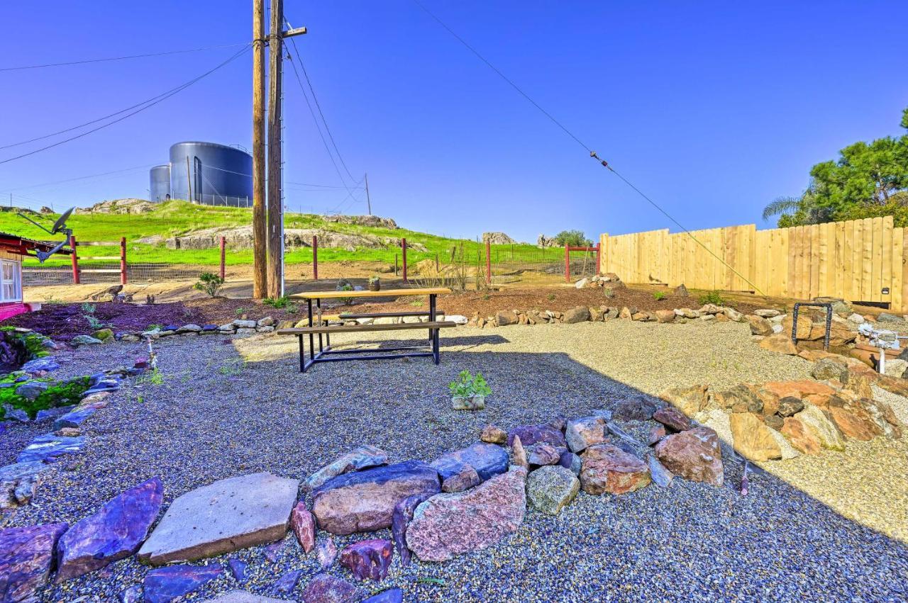 Peaceful Ranch Home With Sierra Nevada Views Woodlake Экстерьер фото