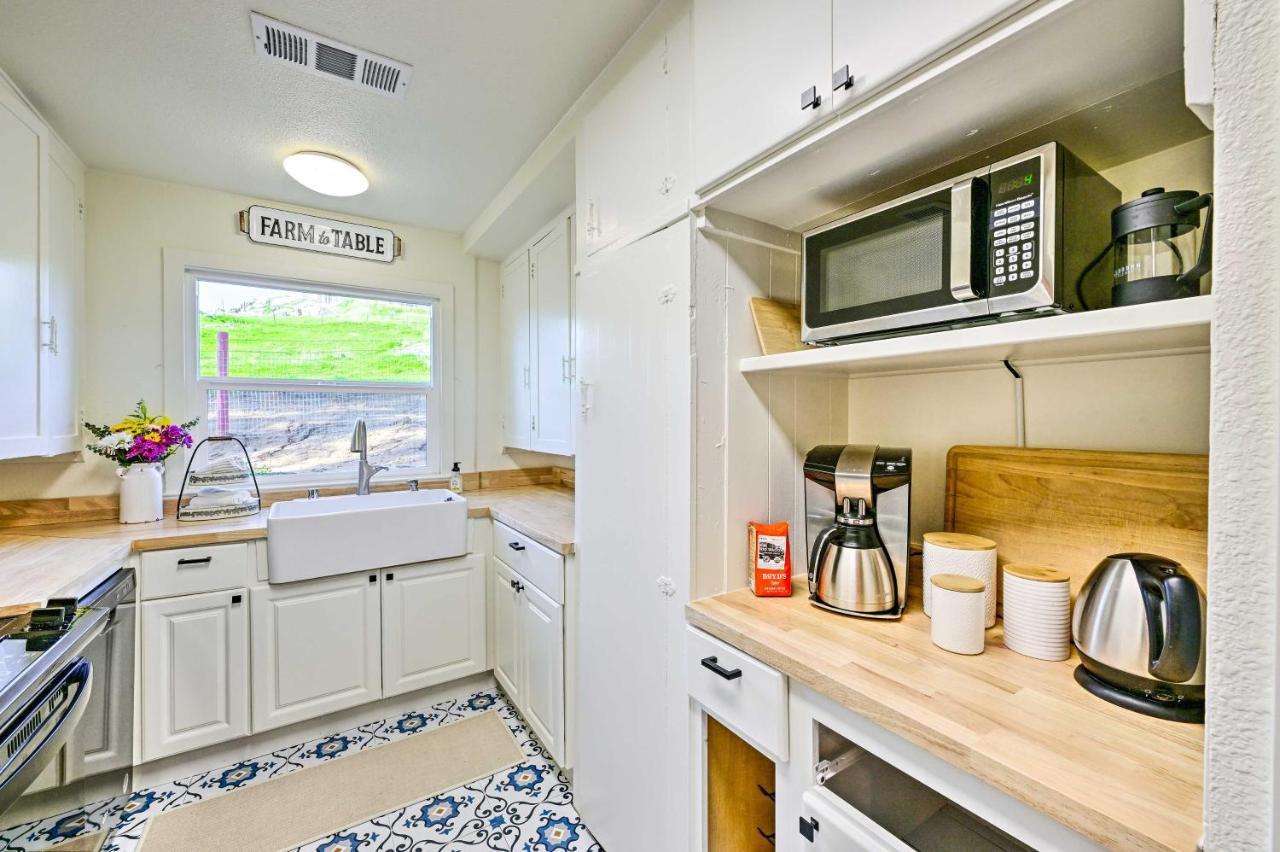 Peaceful Ranch Home With Sierra Nevada Views Woodlake Экстерьер фото